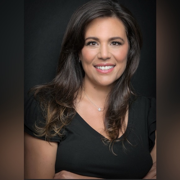 Meet your Posher, Sonia - Picture 1 of 8